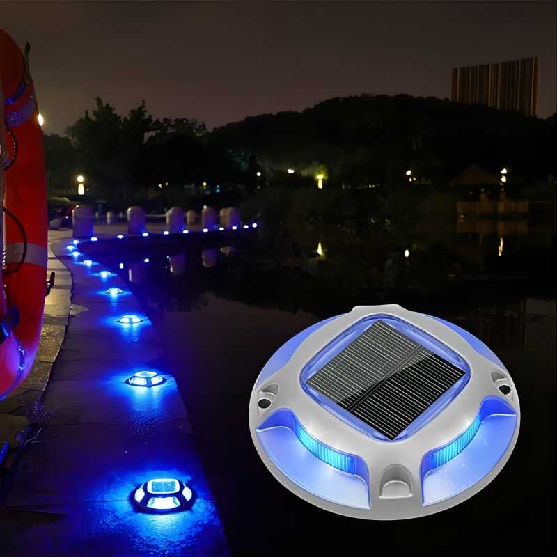 Solar dock light